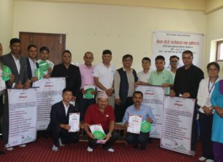 पोखराका होटेललाई स्तरीकरण प्रमाण पत्र तथा लोगो वितरण